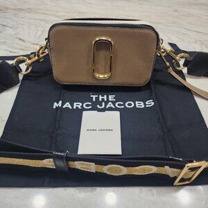 Marc Jacobs Women's Chocolate Brown Snapshot